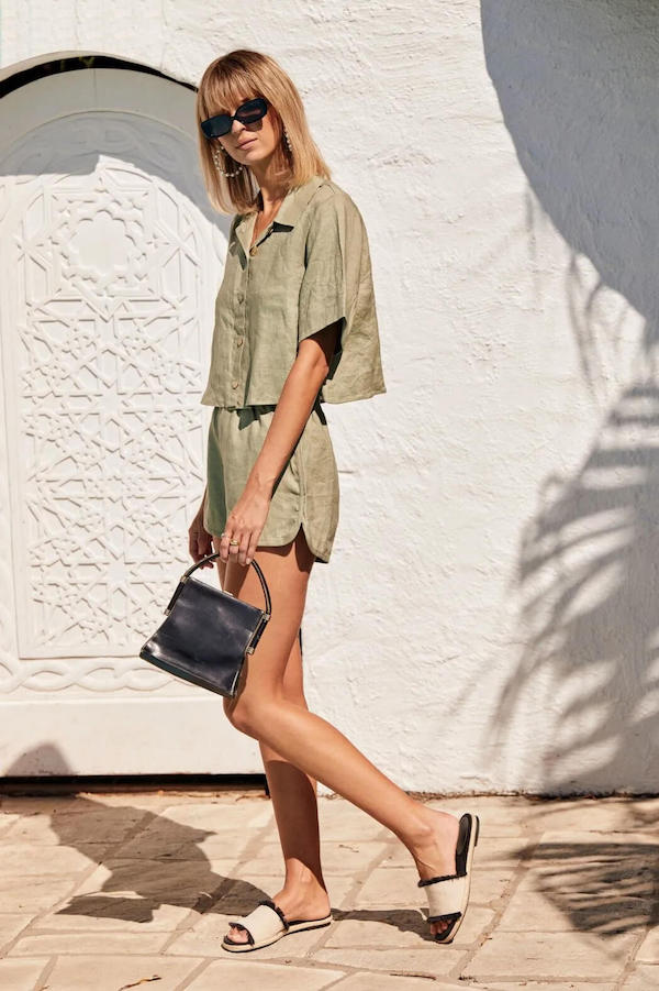 linen shorts outfit